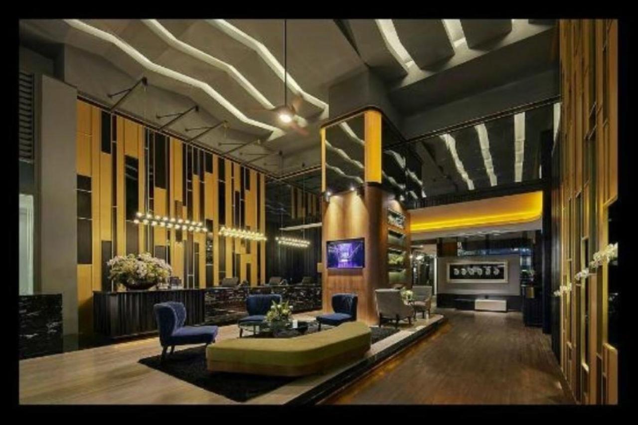 Maritime Luxury Suites George Town Exterior photo